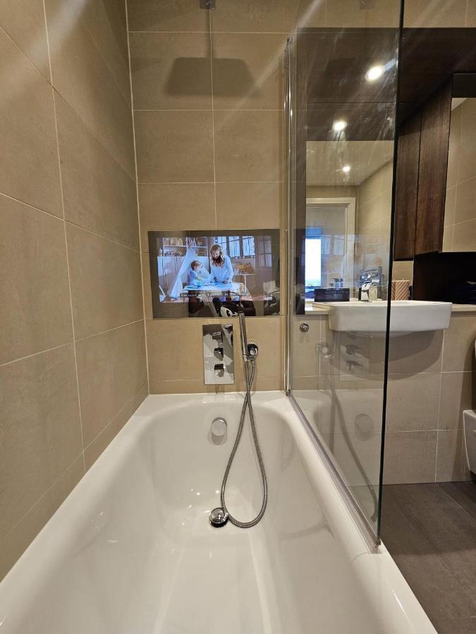 2 Bed Luxurious Apartments Canary Wharf London Eksteriør bilde